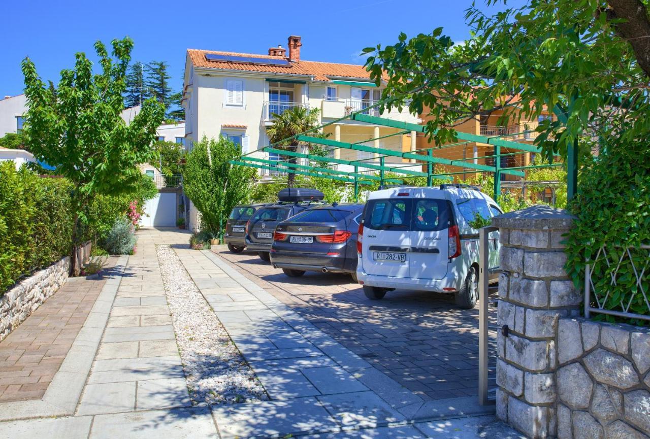 Apartments Adria Danka Кърк Екстериор снимка