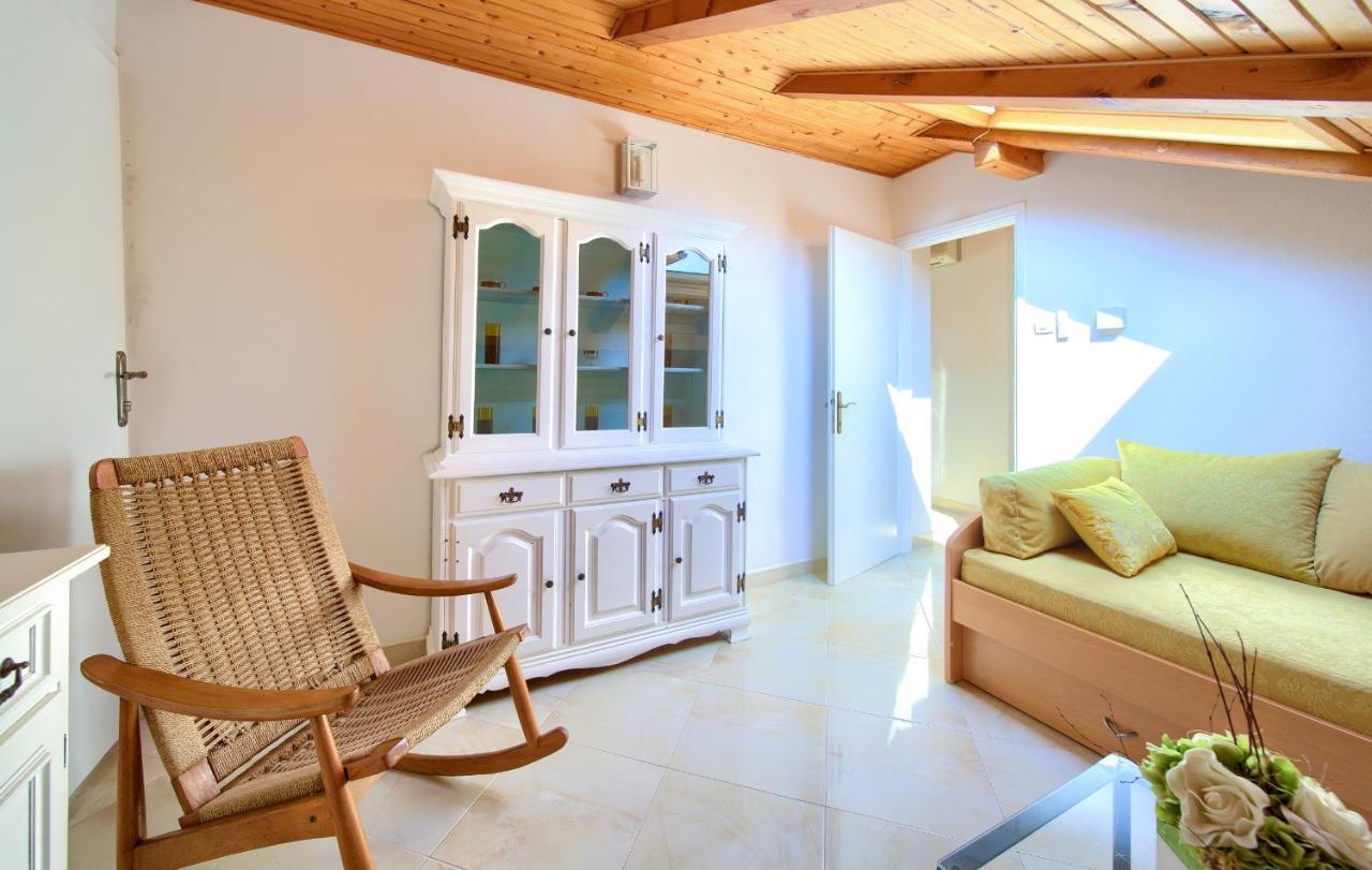 Apartments Adria Danka Кърк Екстериор снимка
