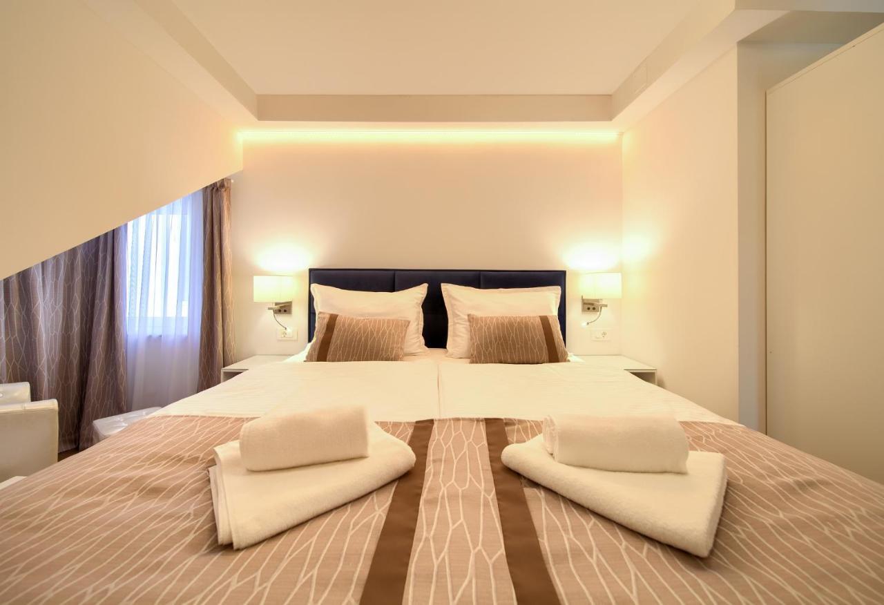 Apartments Adria Danka Кърк Екстериор снимка
